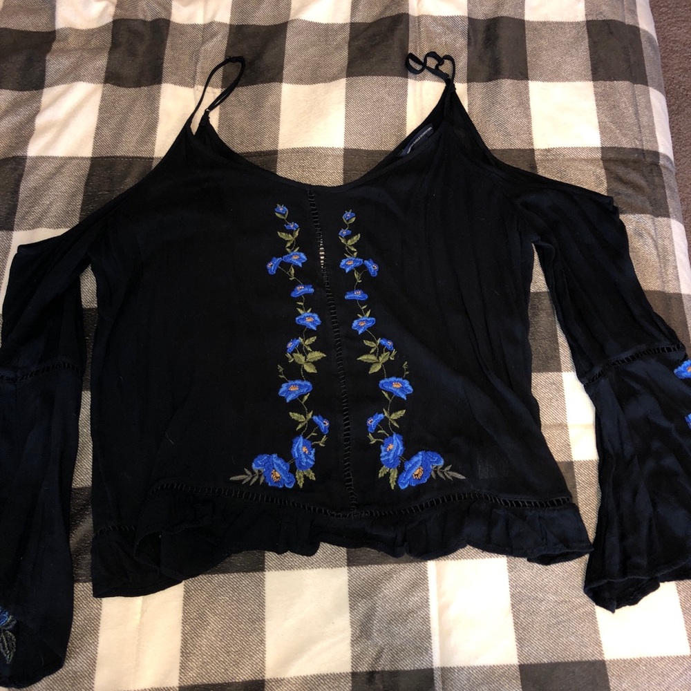 American Eagle open shoulder embroidered top
